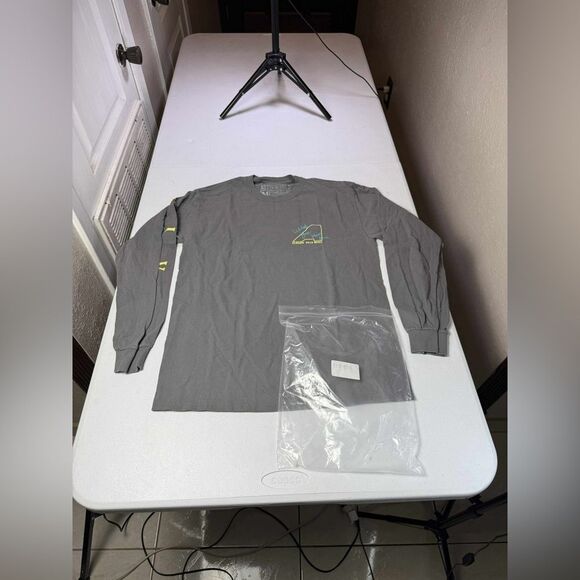 New Travis Scott Astroworld Europe 2019 Tour LS Tee Grey Size M Stop Look Listen - Picture 10 of 12